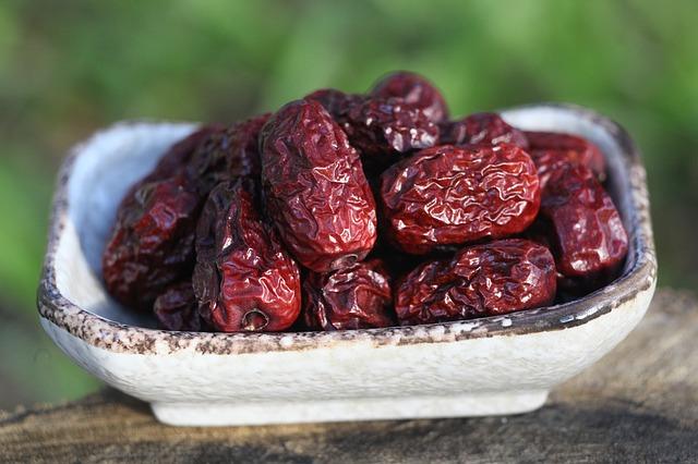 Persalinan Sehat dengan Konsumsi Buah Kurma Ketika hamil